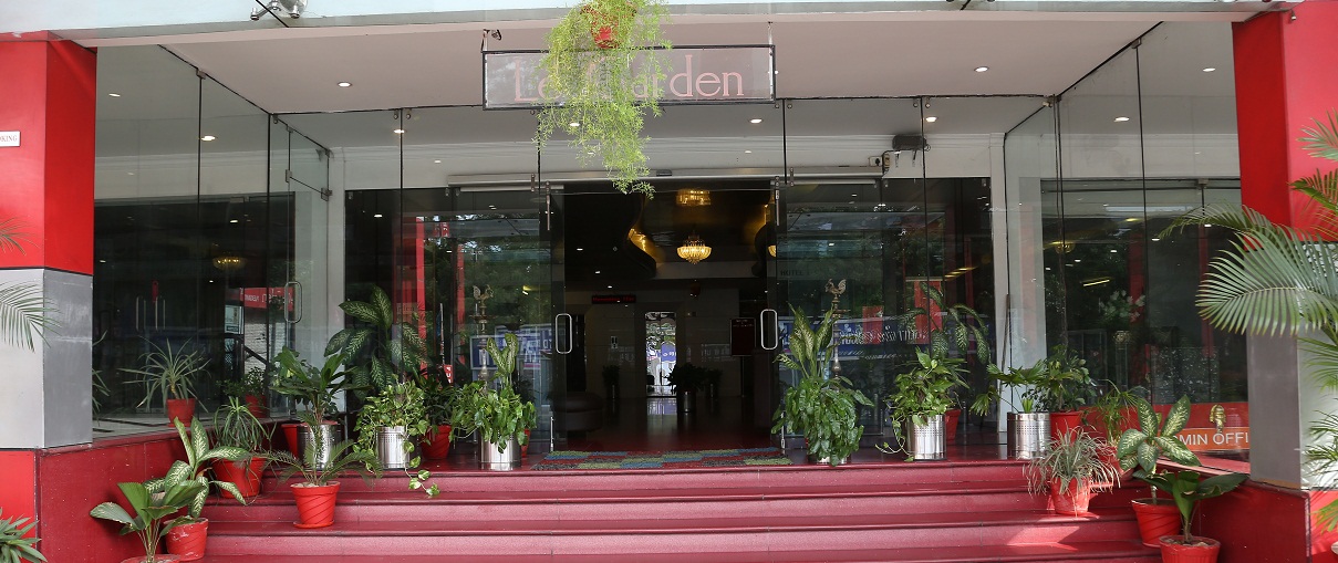 hotel-entrance-3